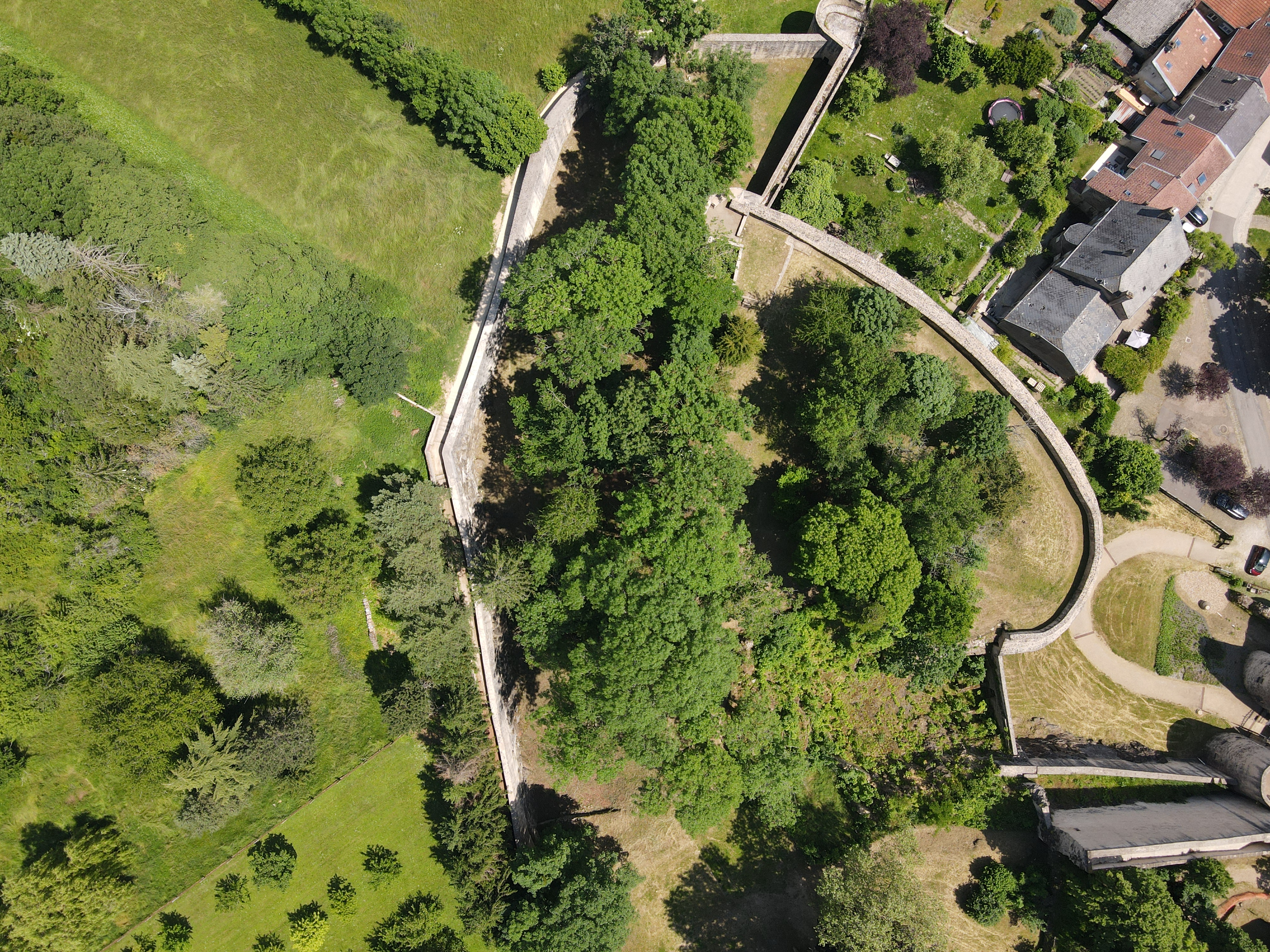 Aménagement paysager de la partie basse de la citadelle de Rodemack