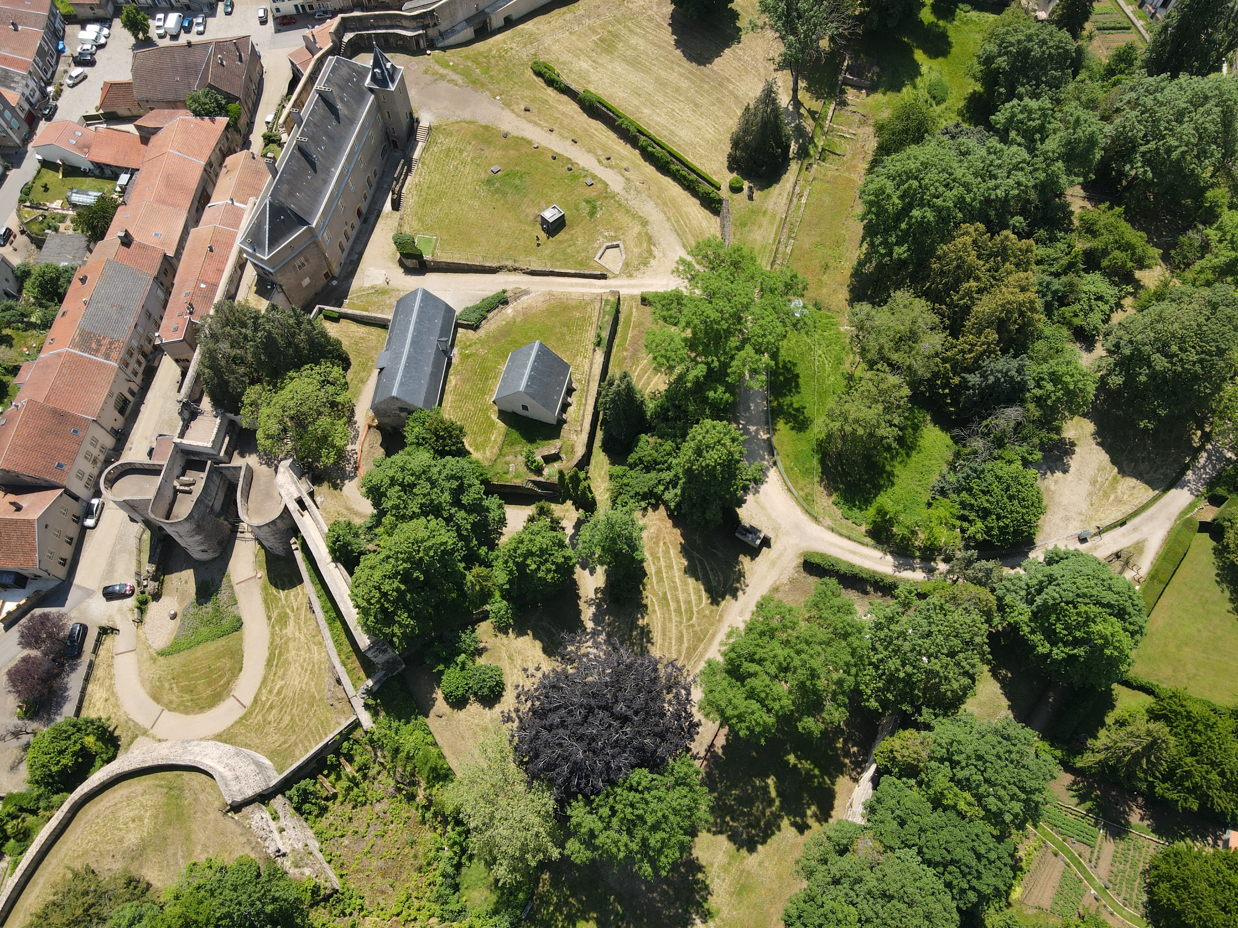 Aménagement paysager de la partie basse de la citadelle de Rodemack
